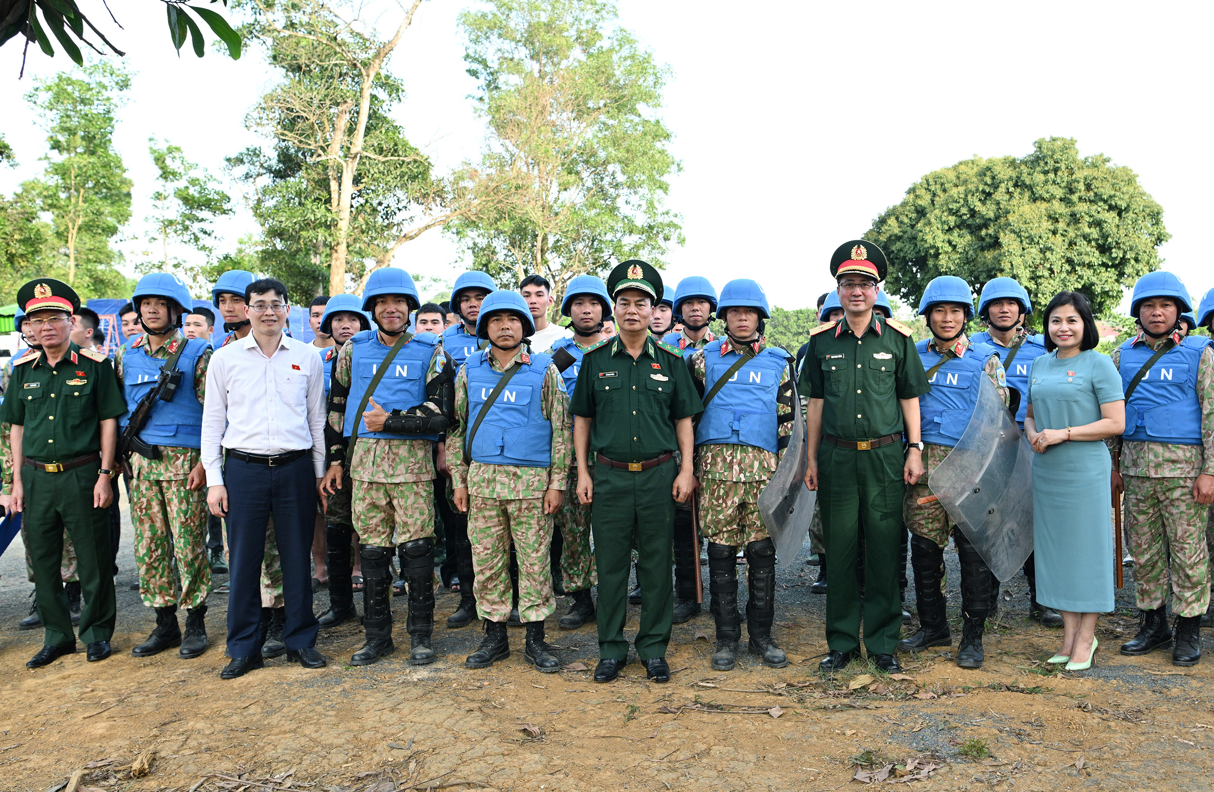 /UploadStore/admin/250416 Lam viec voi doan khao sat QH/15.jpg